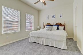 LUXURY HOUSTON HEIGHTS TOWNHOME on I-10